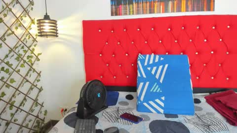 Carolina online show from 09/25/25, 02:43