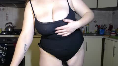 Snapshot of carolinadiamond chatting on 12/16/24, 10:50 carolinadiamond online show from 12/16/24, 10:50