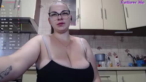 Snapshot of carolinadiamond chatting on 09/11/25, 02:28 carolinadiamond online show from 09/11/25, 02:28