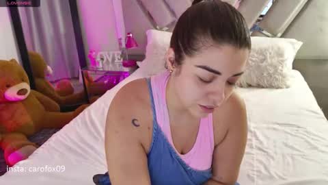 caroline online show from 03/28/26, 03:50