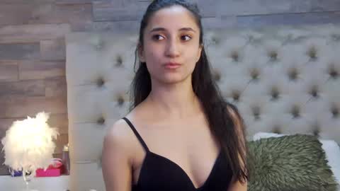 Snapshot of carolinahart chatting on 09/30/25, 02:00 carolinahart online show from 09/30/25, 02:00