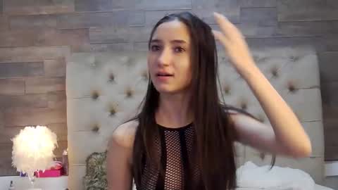 Snapshot of carolinahart chatting on 10/12/25, 07:51 carolinahart online show from 10/12/25, 07:51