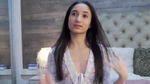 Snapshot of carolinahart chatting on 11/12/25, 09:47 carolinahart online show from 11/12/25, 09:47