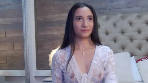 Snapshot of carolinahart chatting on 12/16/25, 08:41 carolinahart online show from 12/16/25, 08:41