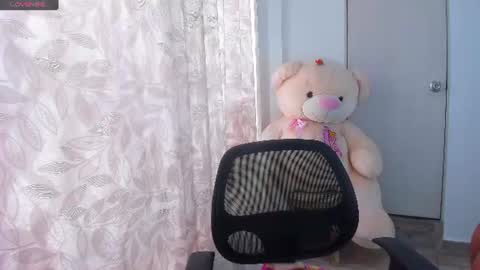 Snapshot of carolinalovehot chatting on 06/27/26, 03:39 Carolina online show from 06/27/26, 03:39