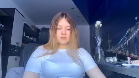 Snapshot of carolindueno chatting on 02/21/26, 08:04 carolindueno online show from 02/21/26, 08:04