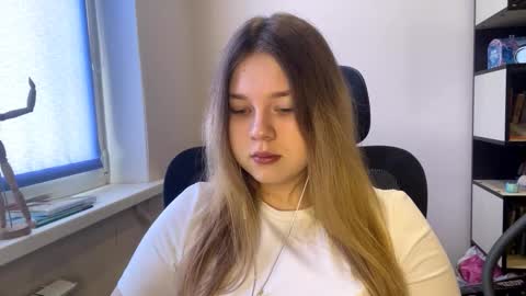 Snapshot of carolindueno chatting on 02/27/26, 07:41 carolindueno online show from 02/27/26, 07:41