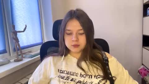 Snapshot of carolindueno chatting on 03/01/26, 07:54 carolindueno online show from 03/01/26, 07:54