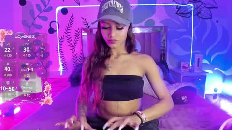 caroline 3 online show from 12/14/24, 04:01