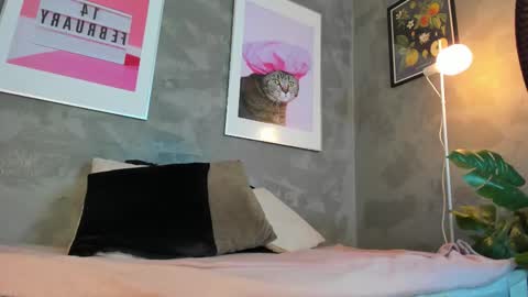  Caroline  online show from 10/26/25, 01:17