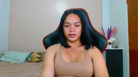 caroline_east online show from 03/10/25, 03:41