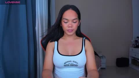 caroline_east online show from 10/16/25, 04:52