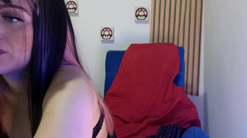 Snapshot of caroline_hernandes chatting on 04/05/26, 12:52 Carolina online show from 04/05/26, 12:52