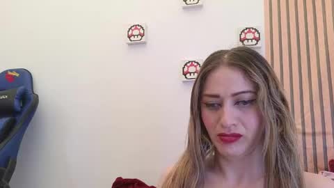 Snapshot of caroline_hernandes chatting on 04/13/26, 02:55 Carolina online show from 04/13/26, 02:55