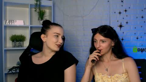 Caroline online show from 05/25/26, 12:22