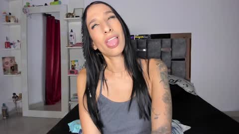 CAROLINE online show from 01/03/25, 03:38