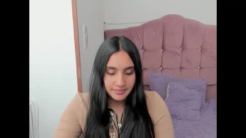 caroline_rodriguez_9 online show from 10/06/25, 07:44