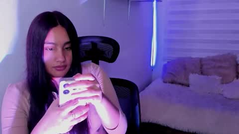 caroline_rodriguez_9 online show from 01/15/26, 08:23