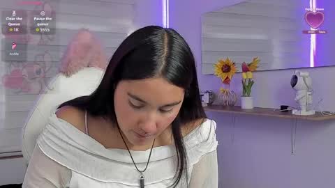 caroline_rodriguez_9 online show from 05/15/26, 06:59