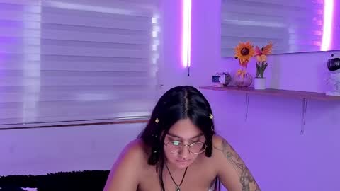 caroline_rodriguez_9 online show from 05/21/26, 08:49