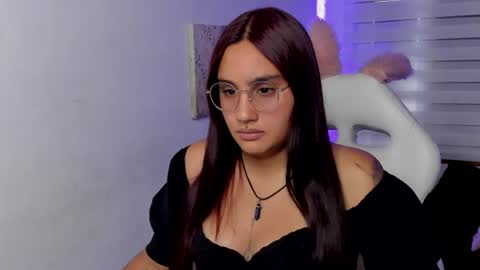 Snapshot of caroline_rodriguez_9 chatting on 06/12/26, 07:13 caroline_rodriguez_9 online show from 06/12/26, 07:13