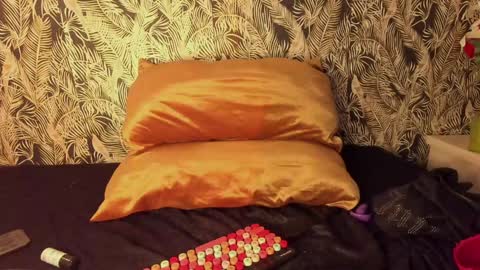 Snapshot of carolinediaz_3 chatting on 01/03/25, 07:39 online show from 01/03/25, 07:39