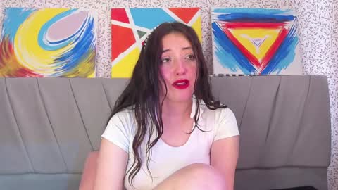 Snapshot of carolinediaz_3 chatting on 01/04/25, 07:55 online show from 01/04/25, 07:55