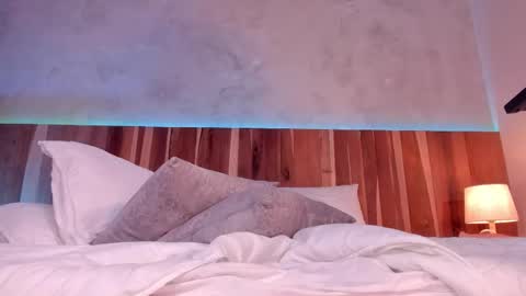 Caroline online show from 12/13/25, 07:53