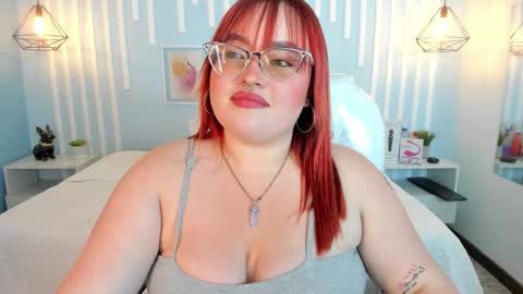 Carolinee  online show from 01/16/26, 02:04