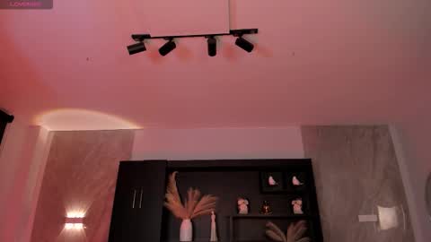 Caro online show from 12/04/25, 09:51