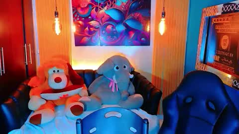 carolinejesh online show from 04/17/26, 12:30