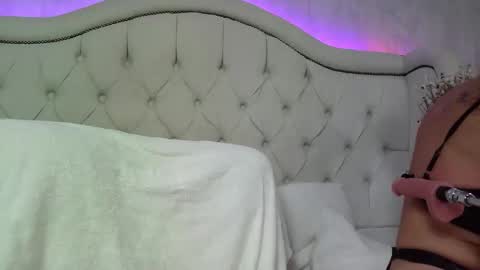 carolinesampaio online show from 04/10/26, 10:53