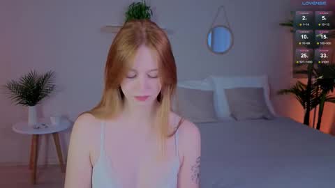 Snapshot of carolinnk chatting on 09/19/25, 02:07 Caro online show from 09/19/25, 02:07