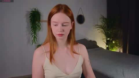 Snapshot of carolinnk chatting on 09/28/25, 02:11 Caro online show from 09/28/25, 02:11