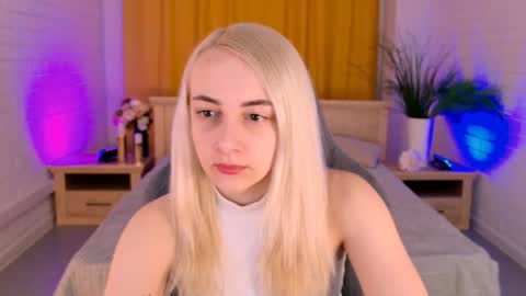 Snapshot of carolmoor chatting on 03/26/26, 09:04 Carol online show from 03/26/26, 09:04