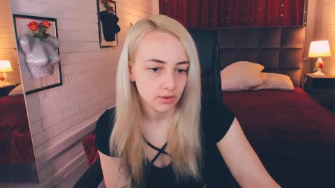 Snapshot of carolmoor chatting on 04/02/26, 09:18 Carol online show from 04/02/26, 09:18