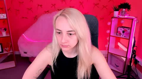 Snapshot of carolmoor chatting on 04/07/26, 09:10 Carol online show from 04/07/26, 09:10