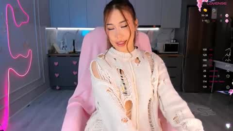 Snapshot of carpe_diemmm chatting on 10/07/25, 01:25 Yummi online show from 10/07/25, 01:25