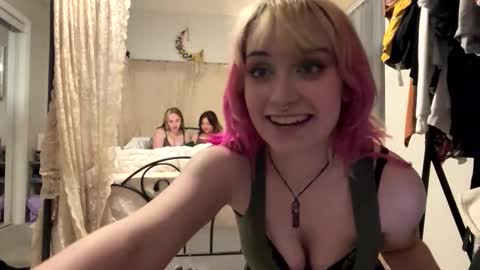 carpetmunchers online show from 11/02/25, 03:53