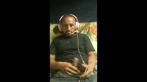 Snapshot of carrilloeverardo219 chatting on 03/27/26, 04:40 carrilloeverardo219 online show from 03/27/26, 04:40