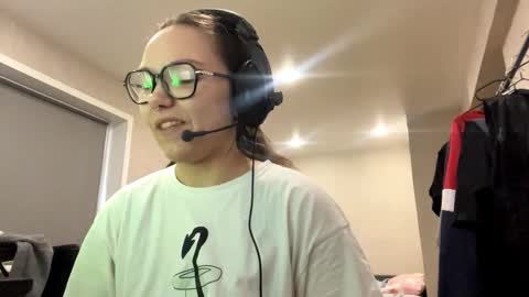 Emilia online show from 12/03/25, 03:14