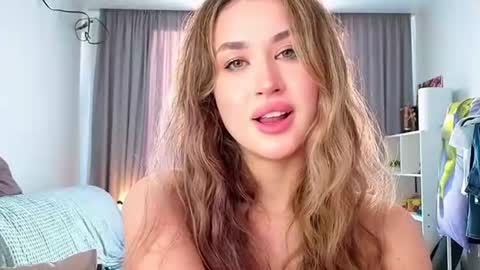 Kira online show from 07/17/26, 04:12