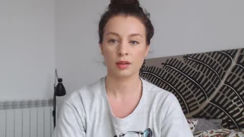 Sun in the clouds  online show from 12/06/24, 01:11