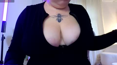 Casey Robbins online show from 10/05/25, 05:50