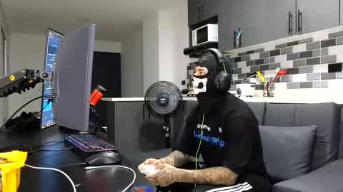 cash_master777 online show from 05/22/26, 01:13