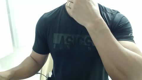 cashmastermuscle77 online show from 06/01/26, 12:56