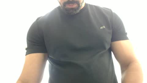 Snapshot of cashmastermuscle77 chatting on 06/28/26, 02:12 cashmastermuscle77 online show from 06/28/26, 02:12