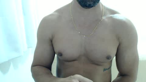 Snapshot of cashmastermuscle77 chatting on 07/04/26, 09:48 cashmastermuscle77 online show from 07/04/26, 09:48