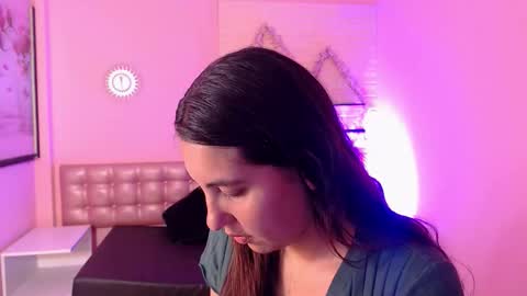 Snapshot of cassandra_ruizz chatting on 10/08/25, 09:23 573215024606 online show from 10/08/25, 09:23