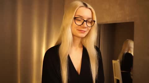 Cassie online show from 03/01/25, 09:37